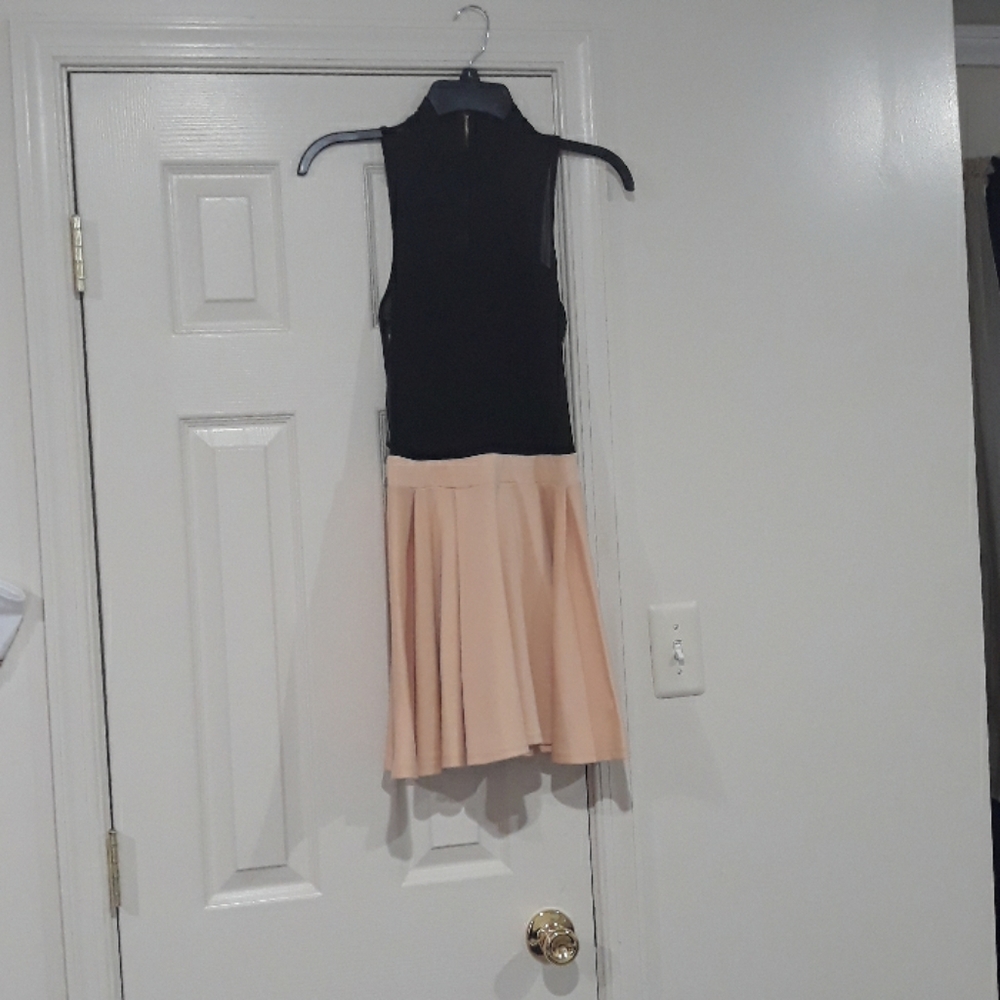 BEAUTIFUL BLACK N GOLD DRESS